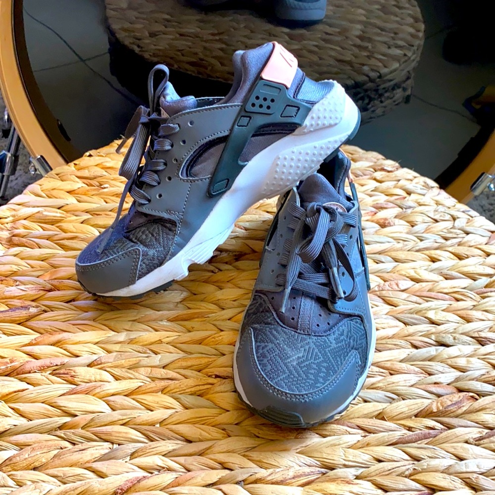 Kids shoes